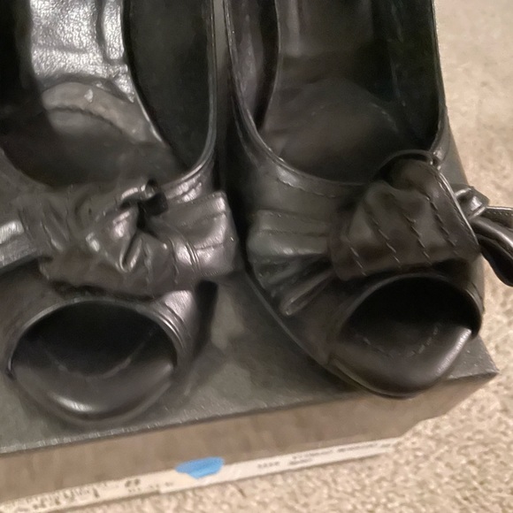 Like new Mariano Renzi sling back wedge-size 8 - Picture 4 of 7